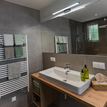 Seespitz 37 - Eisendle Appartement Seeboden